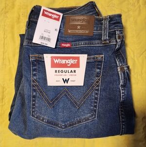 Wrangler 32x32 Straight Leg Stretch BNWT Mens